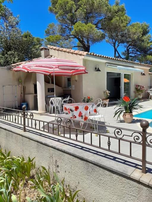 Villa Le Bosquet En Luberon. Ménerbes Εξωτερικό φωτογραφία